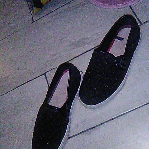 Shoes - Picture 2 of 4